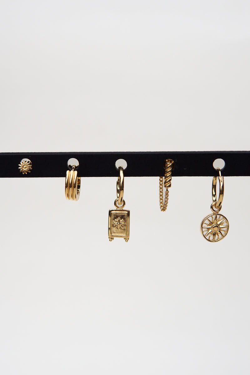 Helios stud gold plated